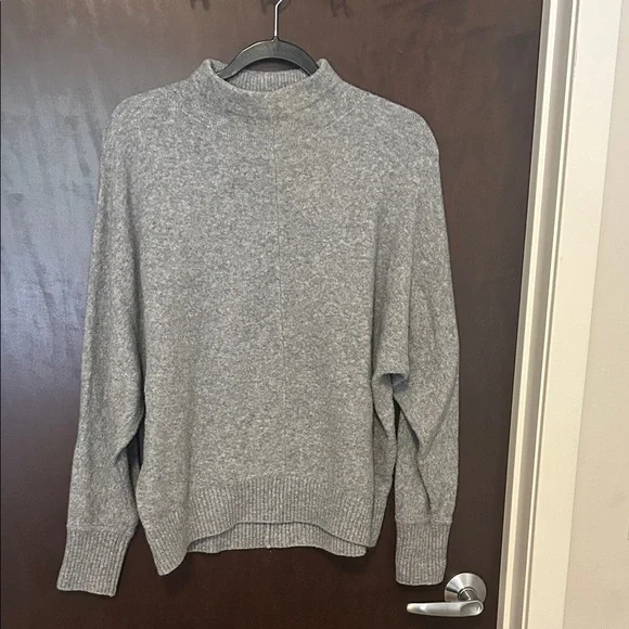 LOFT Gray mockneck Sweater - Picture 1 of 3